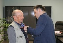 Глава Ермишинского округа вручил медали чернобыльцам