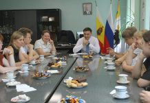 Глава Ермишинского округа встретился с медалистами Ермишинской школы