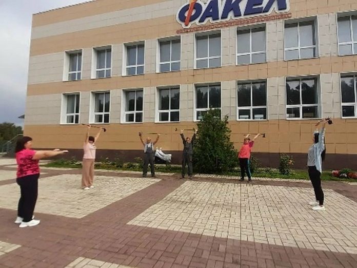 факел
