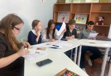 В школах работают лагеря с дневным пребыванием детей
